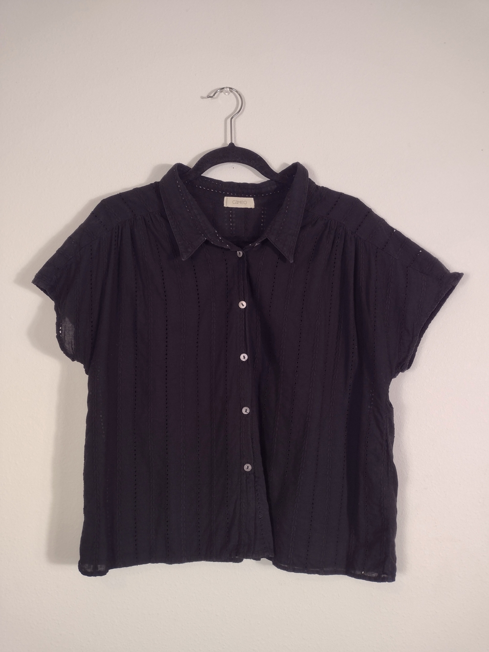 Cameo Black Eyelet Embroidered Boxy Button Down Shirt Size Large